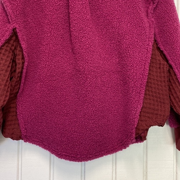 Urban Outfitters BDG Kas Sherpa Pieced
Oversized Pullover Sweatshirt Plum/Purple - Picture 11 of 16